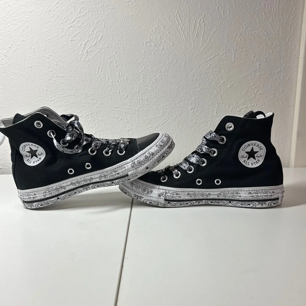 Converse Black and White High-Tops - Picture 5 of 9